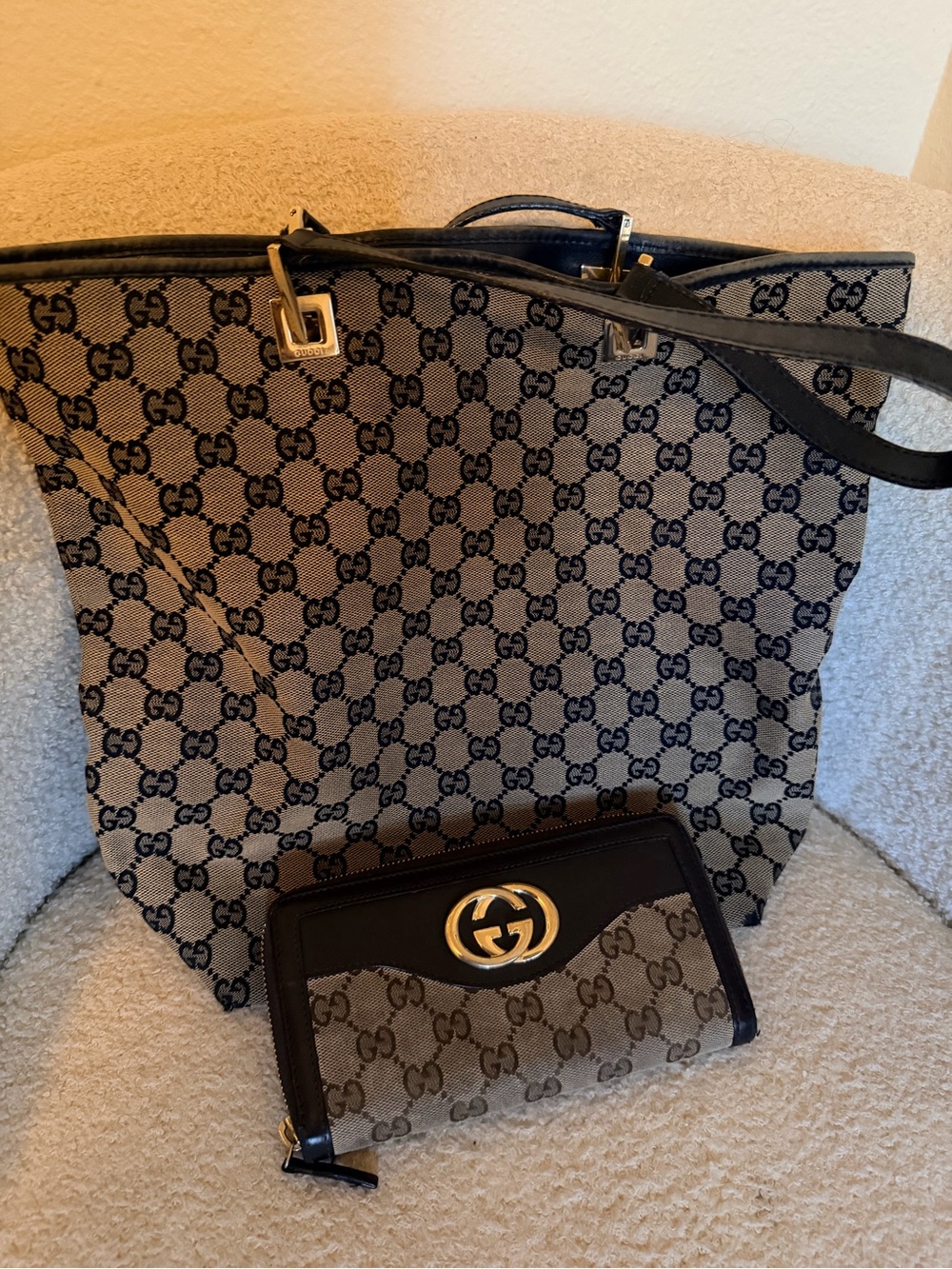 AUTHENTIC Gucci Brown GG Canvas Tote with Matching Wallet